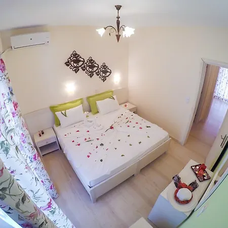 Nefeli Apartament *